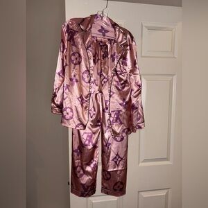 Women’s silky pajamas
